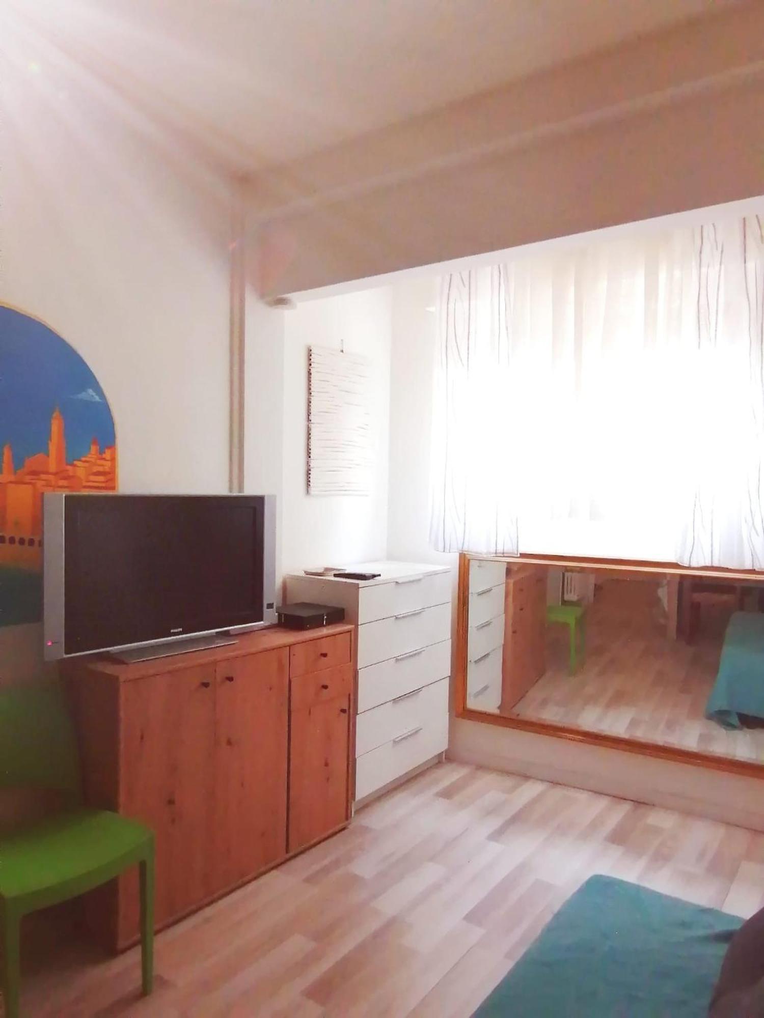 2 Pieces Idealement Placee Dans Le Centre Menton Bagian luar foto